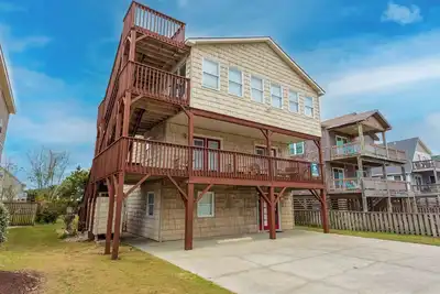 Image de 6018 Wave Manor * 2 Min Walk to Beach * Hot Tub