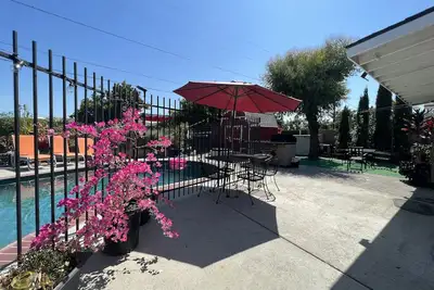 Beautiful house with pool near Disneyland & Knotts Convention Center in Anaheim