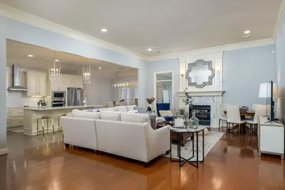 Image de Convenient & Stylish Tuscaloosa Getaway Home