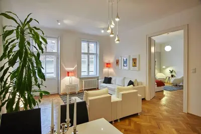 Image de Spacious 1 Bed Basilica Apartment - with balcony