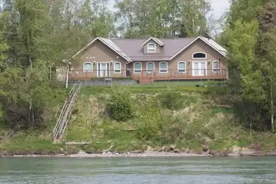 Image de Alaska Kinai River Front Gorgeous Single Family Home with 5 bedrooms.