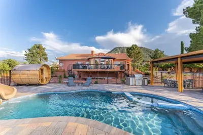 Image de Huge Retreat Home with Pool, Sauna, Hot Tub, Golf, & More!