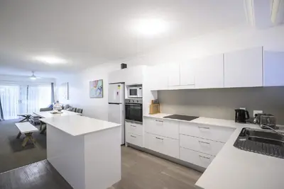 Image de Apartment 27@ The Meridian