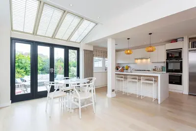 Wandsworth Idyll, by Veeve