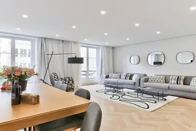 Image de A Few Minutes From The Banks Of The Seine- 4 Bedroom At Rue Reaumur