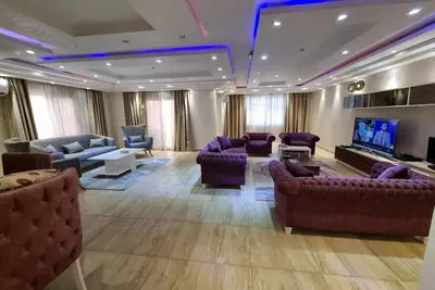 Image de Lux Appartement met 3 Slaapkamer in Nasr City