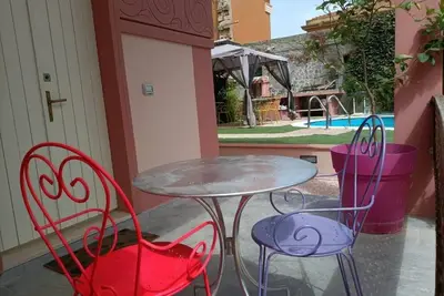 Image de Downtown poolfront room with private veranda