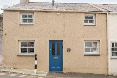 Image de Osborne House, pet friendly, with open fire in Menai Bridge