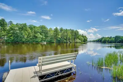 Image de Private Hot Tub: Riverfront Escape in Shawano