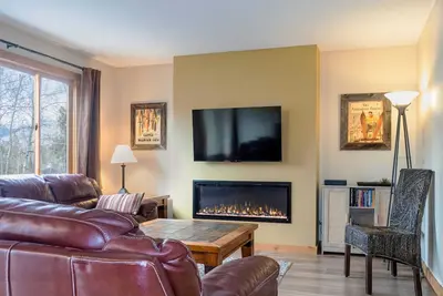 Cozy 2br w/Great Views - Near Trails!