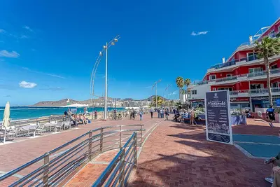 Image de 3br Spacious House 2 Min to Beach - Parking