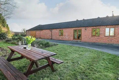 Adelaide Cottage, with pool in Ashbourne