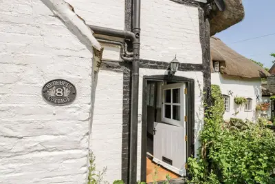 Image de Bluebell Cottage, pet friendly, with a garden in Shottery