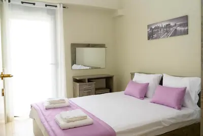 Image de Walk by the sea. Enjoy your stay in this peaceful and central accommodation.