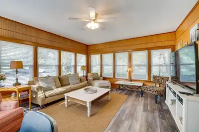 Image de Spacious Home w/ Florida Room ~ 1 Mi to Lake Dora!