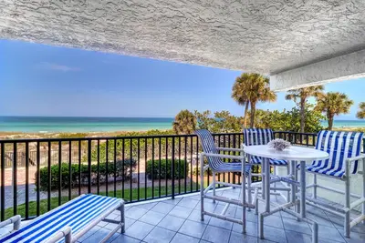 Image de Indian Rocks Beachfront Condo-steps to sand & restaurants/shopping, 2 pkg spots