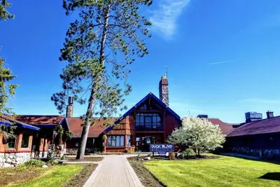 Image de Otsego Resort Condo overlooking the ski slopes and golf course