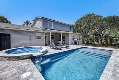Image de Florida Breeze |Pool & Jacuzzi| 2-min walk to Bch