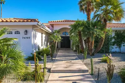Image de Gated Indian Wells Home - Central Location w/ Pool & Spa. Golf, Tennis, Shops.