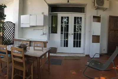 Large studio apartment surrounded by greenery 10 minutes from the sea and 1 hour from Matera