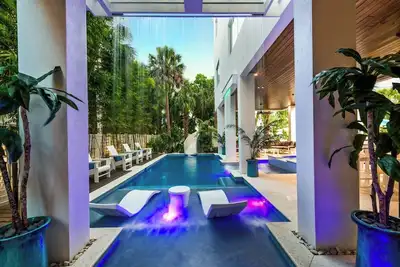 Image de Elevated Perspective