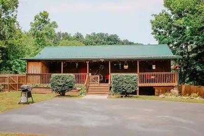 Image de Great Location, Creekside, Trout Fishing, Fire Pit, Hot Tub & WiFi