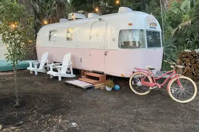 Image de Cozy vintage airstream downtown Pensacola, pet friendly