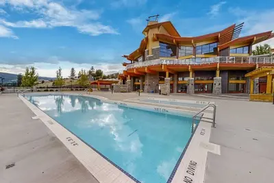 Image de Top Floor Condo in the Okanagan