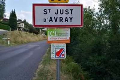 Image de Maison dans village du Beaujolais de 800 âmes