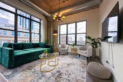 Image de McCormick Place Spacious 3b/2b family unit with optional parking up to 10 guests