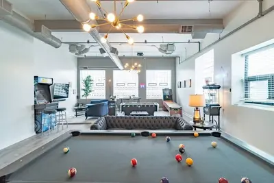 Image de Luxurious Huge Penthouse with 4000+ Games, Arcades