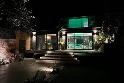 Image de Luxury Bolthole for Coastal or Forest Exploring