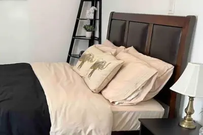 Image de 2 Bedrooms 15 min by bus to Times Sq Ny