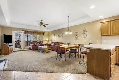 Image de So Close to Silver Dollar City! Golf Condo at StoneBridge Village