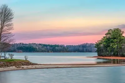 Image de Ready for fun? Lake Keowee has it all! Boating, Golf, Tennis\/Pickleball & More!