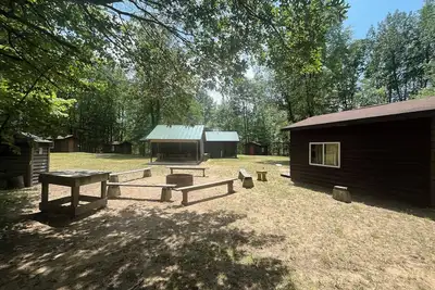 Image de Mini Cabin Paradise -15 individual cabins with Access to Private Lake