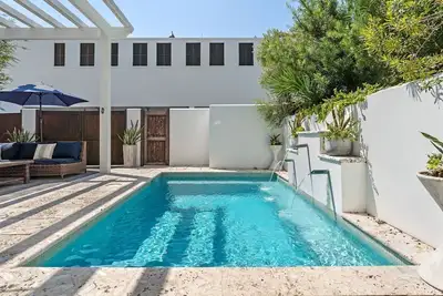 Image de Rosemary Bluegrass | Private Pool in Downtown Rosemary | Exclusive Bonfires