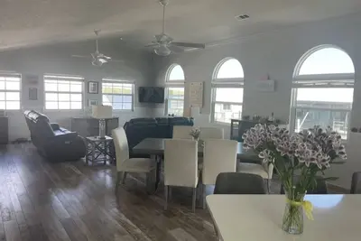 Image de Waterfront Resort Home on Nettles Island