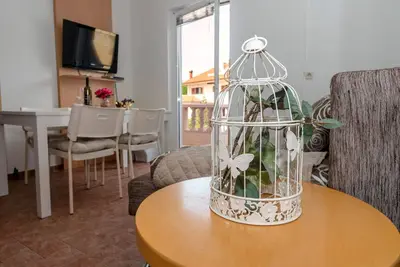 Image de Appartement de deux chambres avec le balcon Lopar, Rab (A-20830-f)