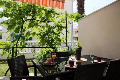 Image de Appartement de deux chambres avec la terrasse Vodice (A-21305-c)