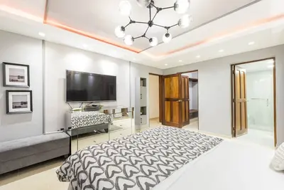 Image de Home Away From Home - Minutes From Colonial Zone!