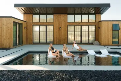 Image de The Lunawood - Lux Home Pool and Spa