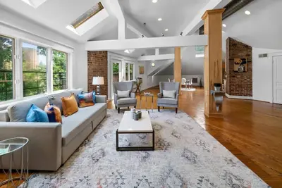Image de Hyde Park 2br/2ba Penthouse with Private Patio