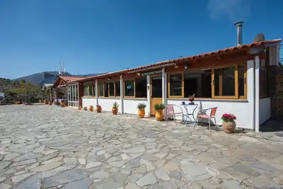 Maison d'hôtes \"Skapani's House\" avec vue sur les montagnes, terrasse partagée et Wi-Fi