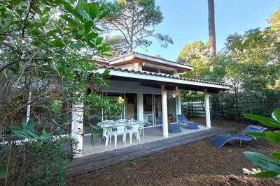 Image de Villa en lisière de forêt avec jardin, à 1, 5 km de l'Océan, idéale pour des vacances reposantes