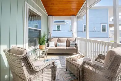 Image de Short Walk to Beach at  The Holland House