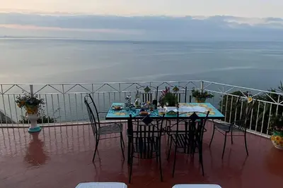 Image de Amalfi Coast Mar-Isa, where the sky meets the sea. . . . . . . . . . . . . .