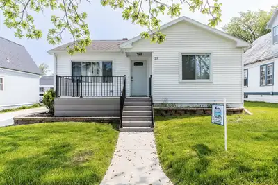 Image de New Buffalo, Walk to Beach, Remodeled, Fenced Yard