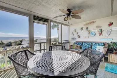 Image de “Another Day at the Beach” at 2 Beach Club Villa|Spectacular Oceanfront Views|Renovated|Large Scr. . .