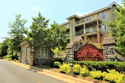 Branson's Great Rock Retreat